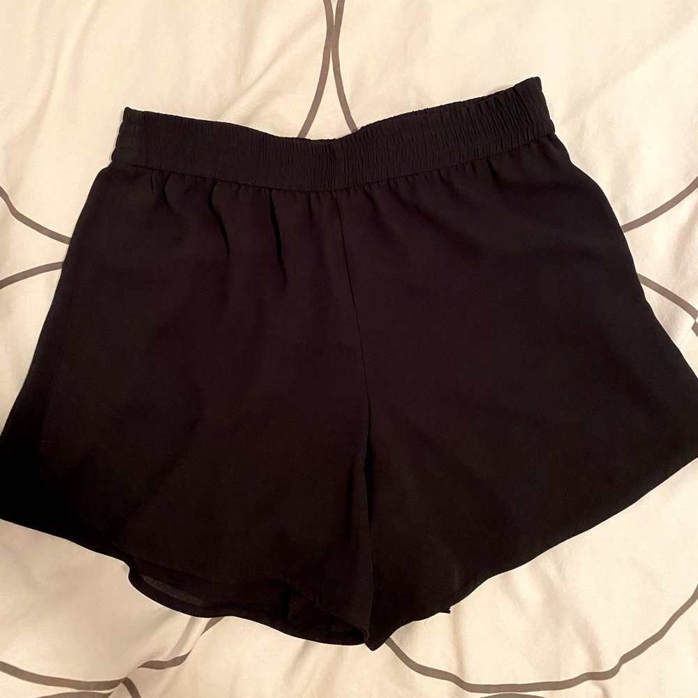 Aritzia Babaton dress shorts